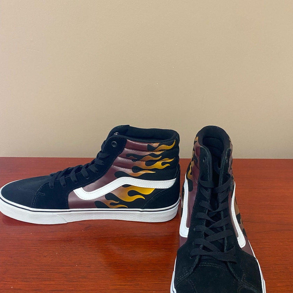 NWT Vans Unisex Filmore Hightop Platform Sneaker - Black/Flame - Picture 3 of 7